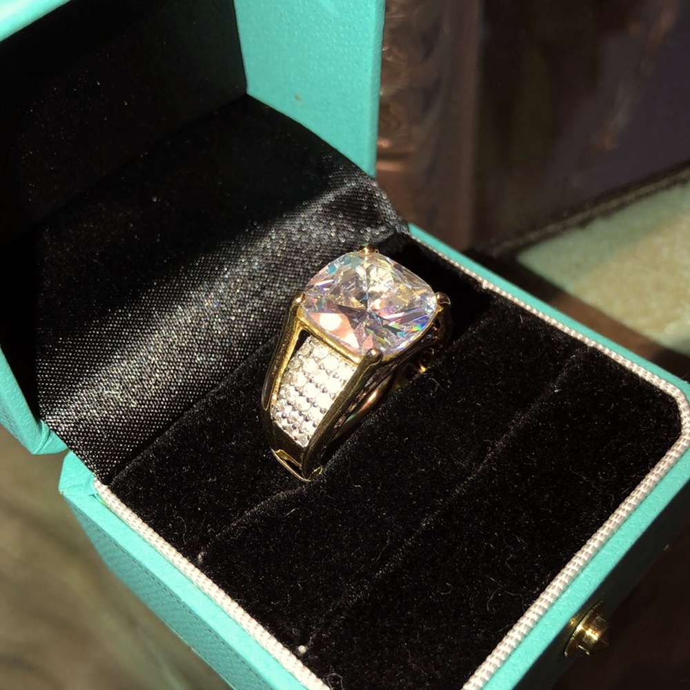 Sz 8 With Ring guard for Sz 7 GOLD TONE CZ SIMULATED DIAMOND. GREAT QUALITY